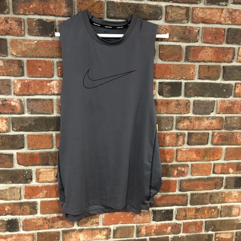 Nike Pro men’s sleeveless muscle shirt.